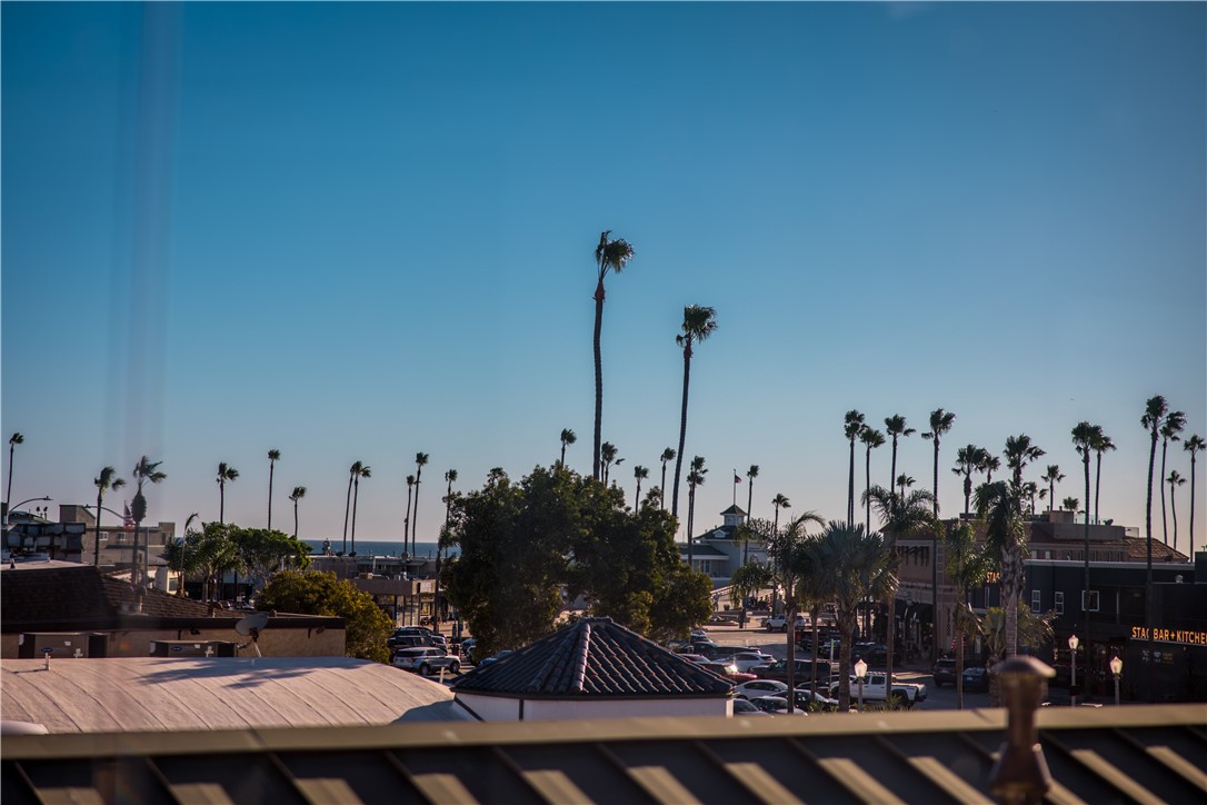 2210 Newport Boulevard 302, Newport Beach CA 92663 - photo 21