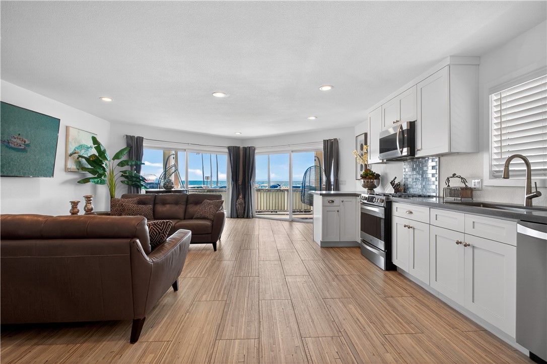 2212 W Oceanfront, Newport Beach CA 92663 - photo 13