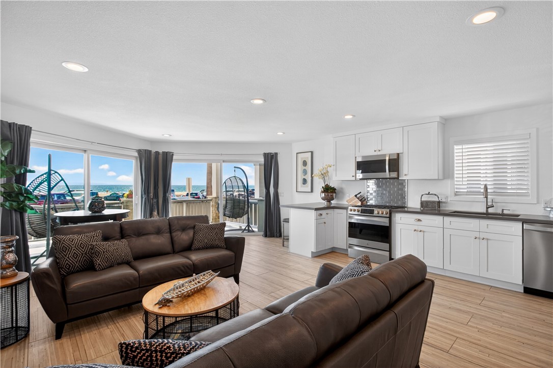 2212 W Oceanfront, Newport Beach CA 92663 - photo 14
