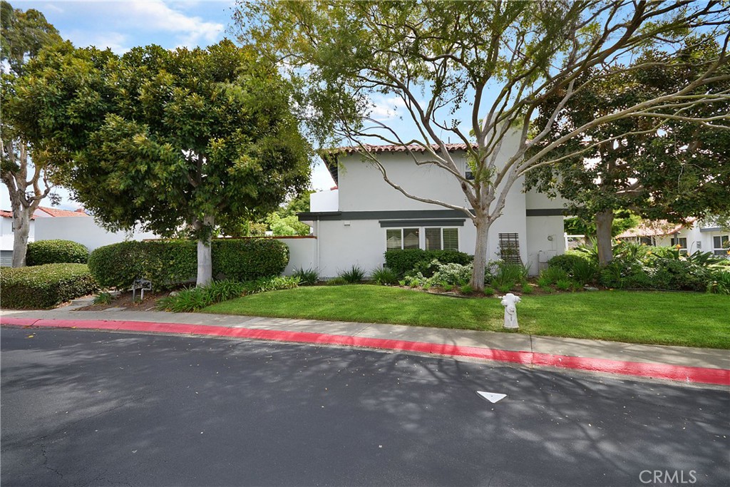 2214 Vista Hogar, Newport Beach CA 92660 - photo 6