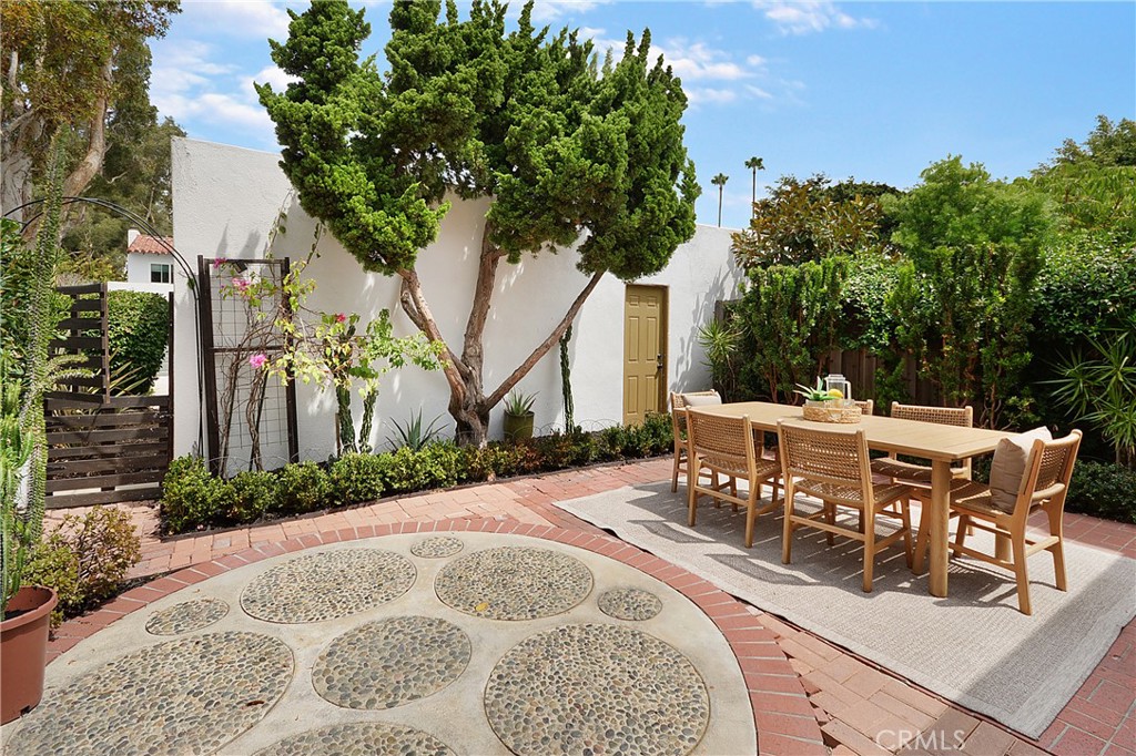 2214 Vista Hogar, Newport Beach CA 92660 - photo 17