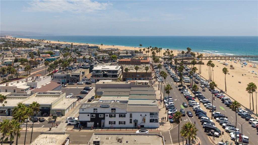 2214 W Oceanfront B, Newport Beach CA 92663 - photo 2