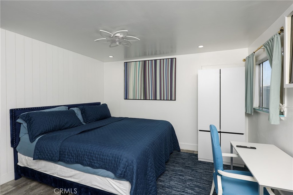2214 W Oceanfront B, Newport Beach CA 92663 - photo 14