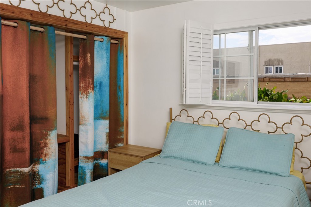 2214 W Oceanfront B, Newport Beach CA 92663 - photo 18