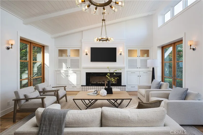 2217 Laurel, Newport Beach, CA 92663