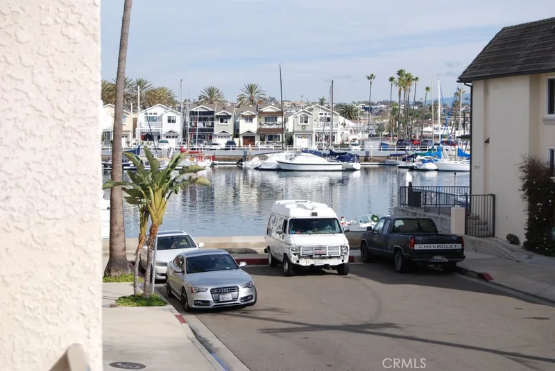 223 20th Street, Newport Beach, CA 92663