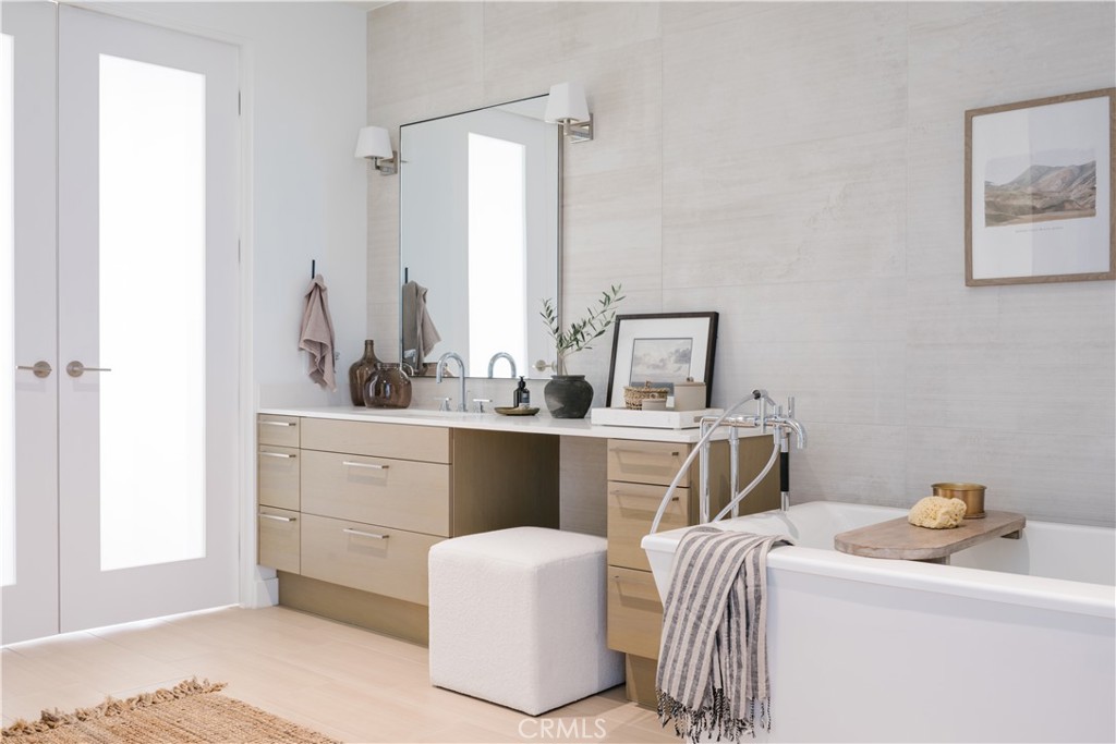 2230 Newport Blvd Unit 301 - 2230 Newport Boulevard 301, Newport Beach CA 92663 - photo 13