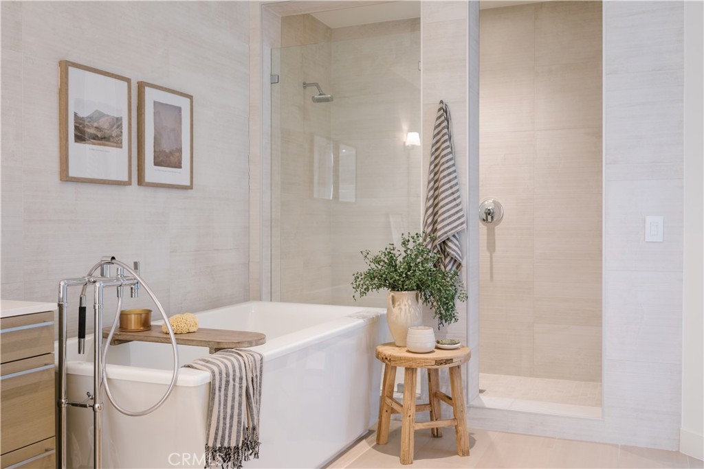 2230 Newport Blvd Unit 301 - 2230 Newport Boulevard 301, Newport Beach CA 92663 - photo 14