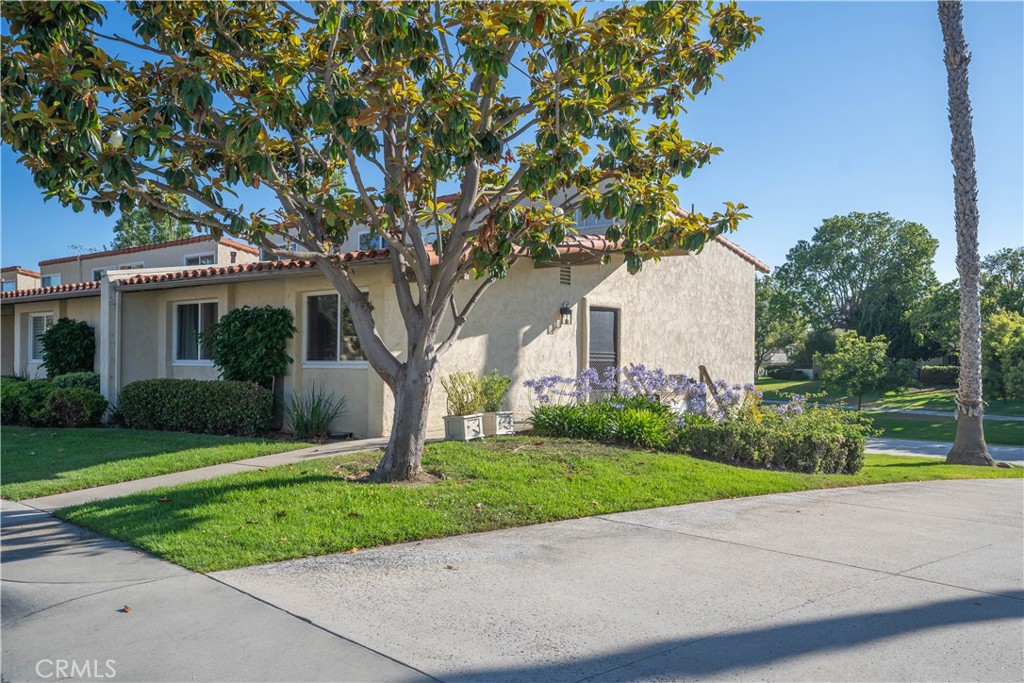 2237 Vista Huerta, Newport Beach CA 92660 - photo 1