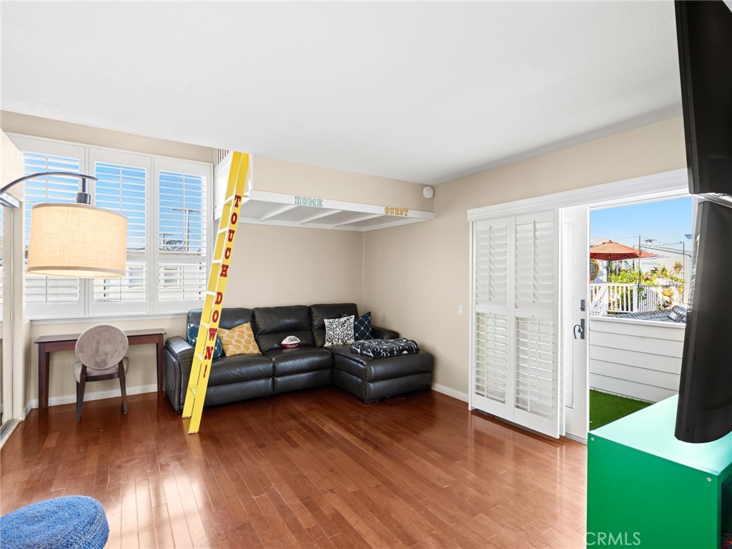 224 Coral, Newport Beach CA 92662 - photo 31