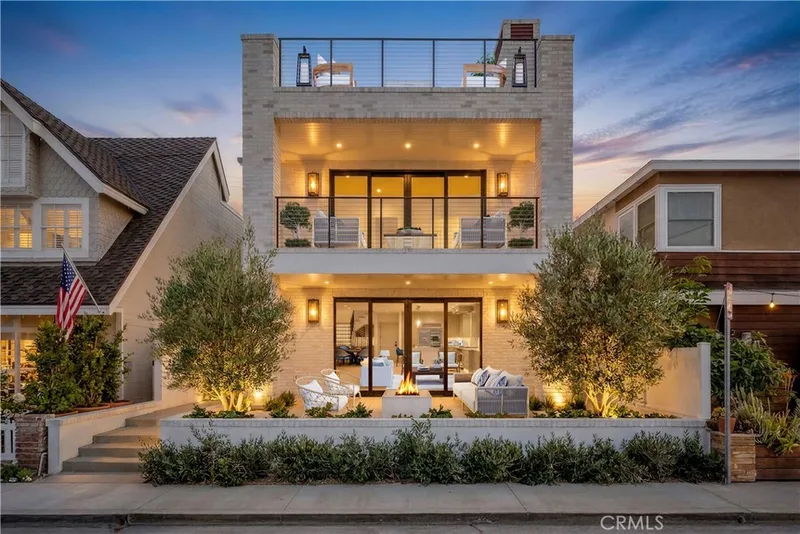 225 Diamond, Newport Beach