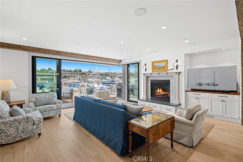 225 E Bay Front, Newport Beach CA 92662 - photo 6