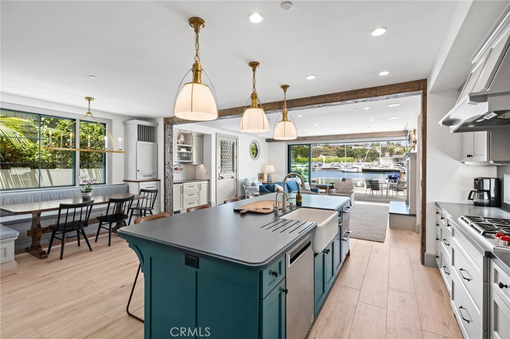 225 E Bay Front, Newport Beach CA 92662 - photo 7