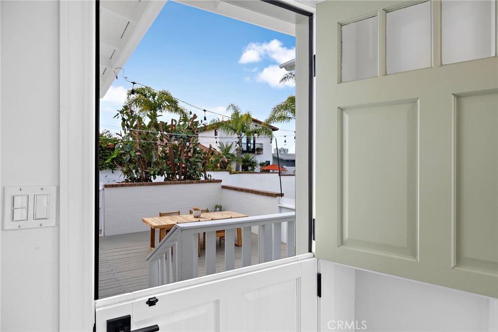 226 La Jolla, Newport Beach CA 92663 - photo 1