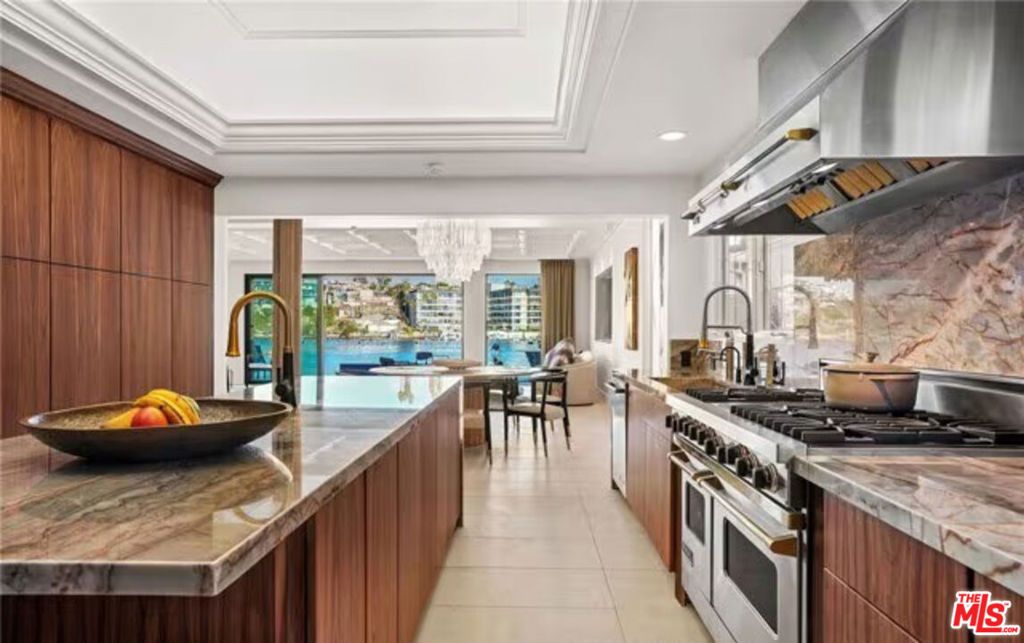 2266 Channel Road, Newport Beach CA 92661 - photo 6