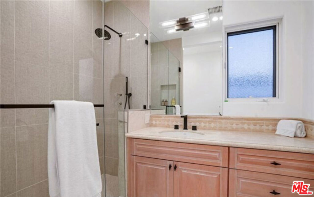 2266 Channel Road, Newport Beach CA 92661 - photo 19
