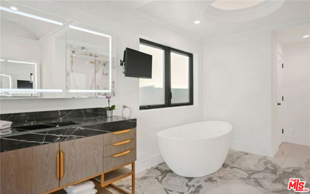2266 Channel Road, Newport Beach CA 92661 - photo 25