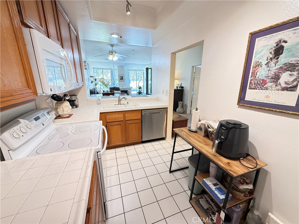 230 Lille 202, Newport Beach CA 92663 - photo 4