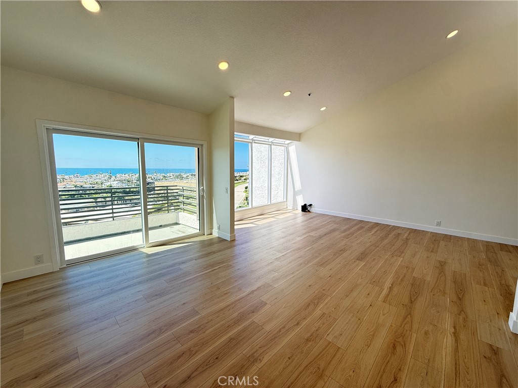 230 Lille Lane 308, Newport Beach CA 92663 - photo 4