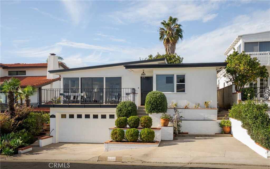 231 Santa Ana, Newport Beach CA 92663 - photo 1