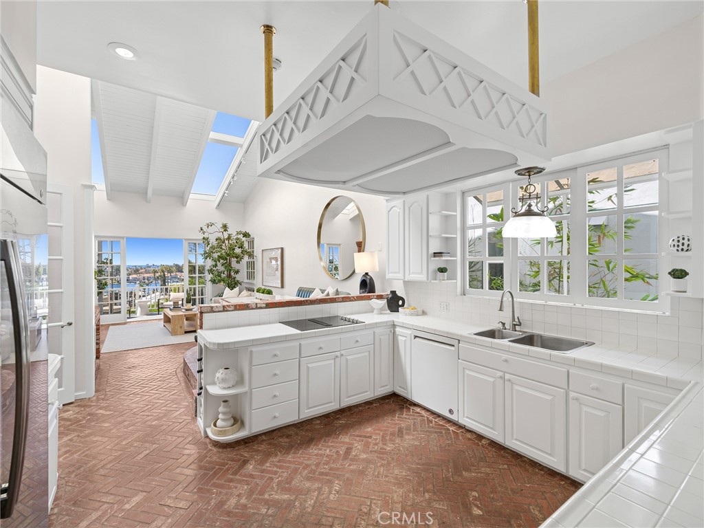 2311 Cliff Drive, Newport Beach CA 92663 - photo 17