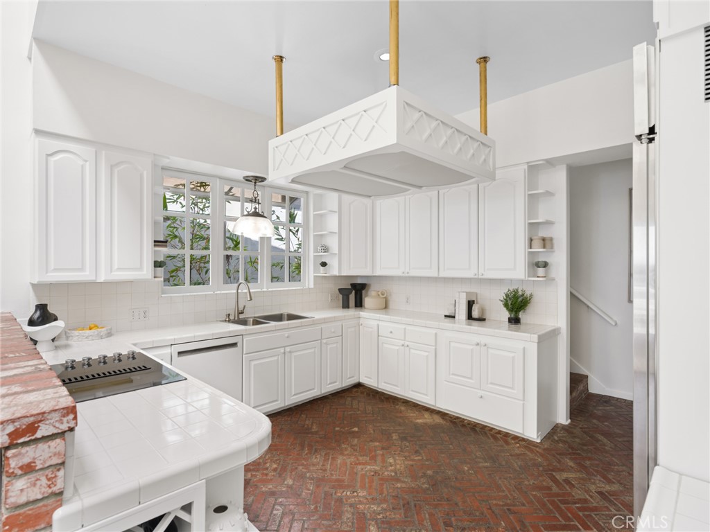2311 Cliff Drive, Newport Beach CA 92663 - photo 18