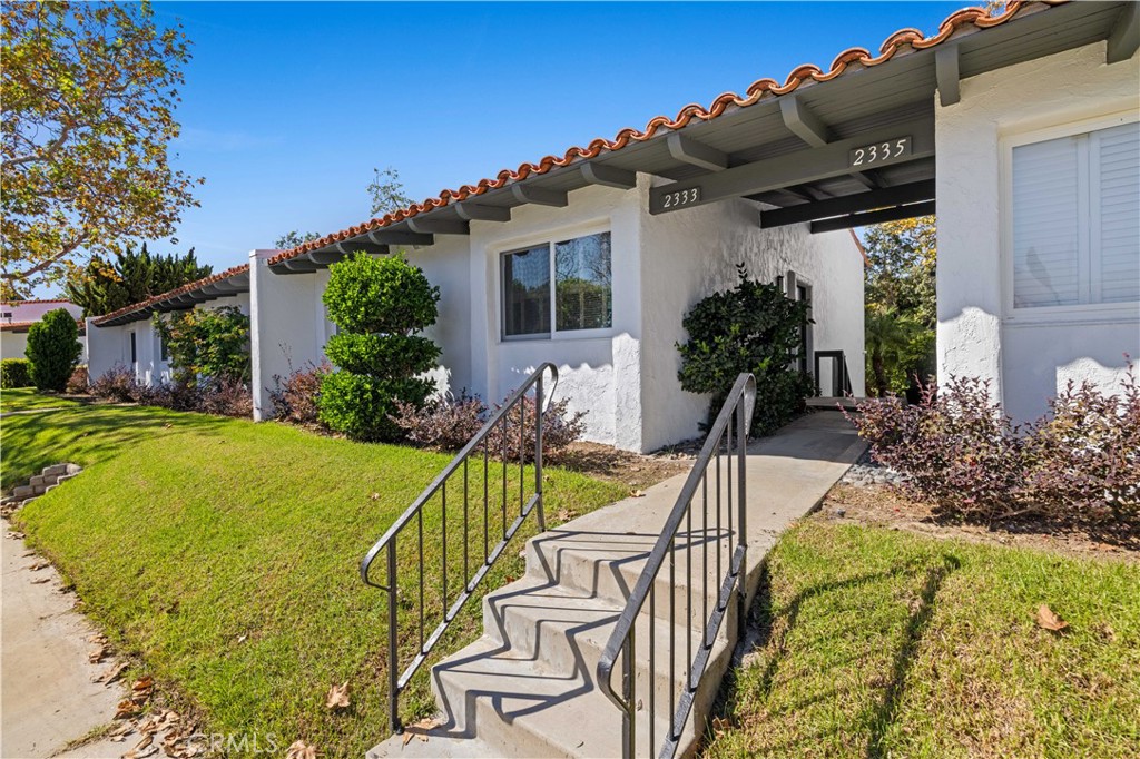 2333 Vista Huerta, Newport Beach CA 92660 - photo 2