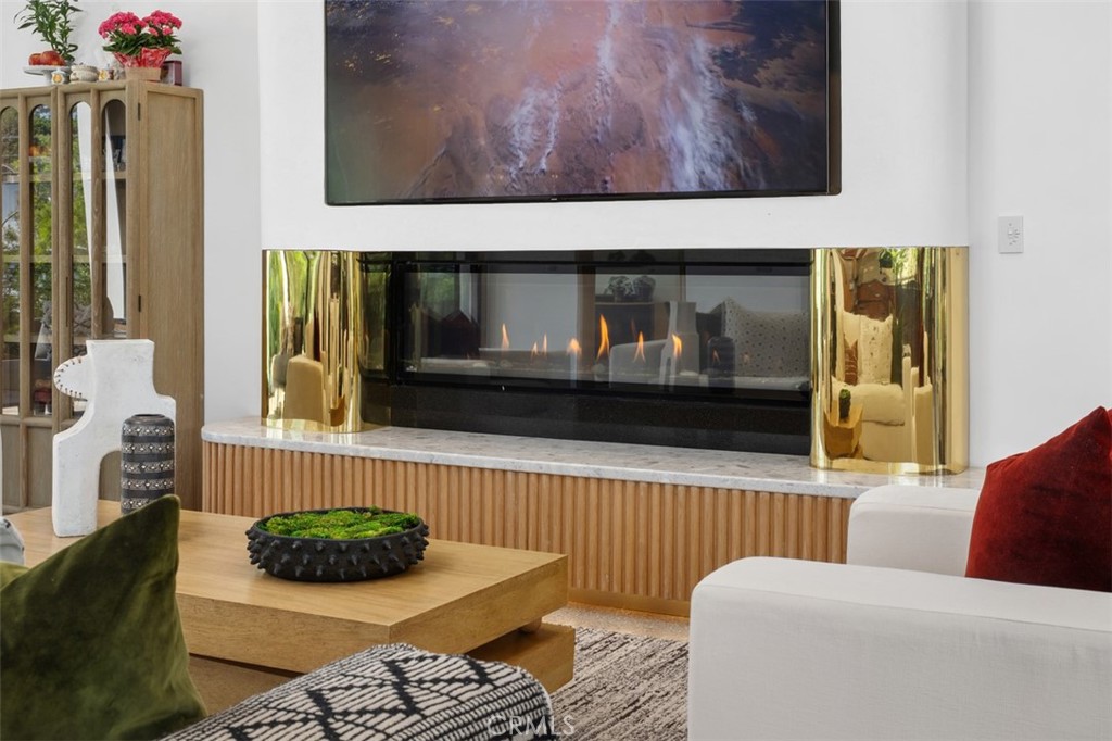 Bespoke fireplace - 2398 Redlands Drive, Newport Beach CA 92660 - photo 7