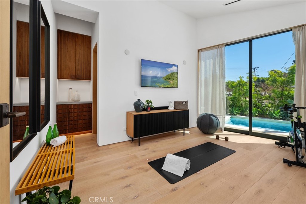 Zen yoga/fitness room - 2398 Redlands Drive, Newport Beach CA 92660 - photo 16