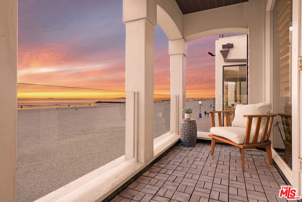 2400 W OCEANFRONT, Newport Beach CA 92663 - photo 10