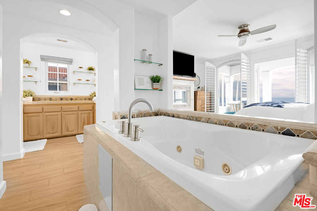2400 W OCEANFRONT, Newport Beach CA 92663 - photo 11