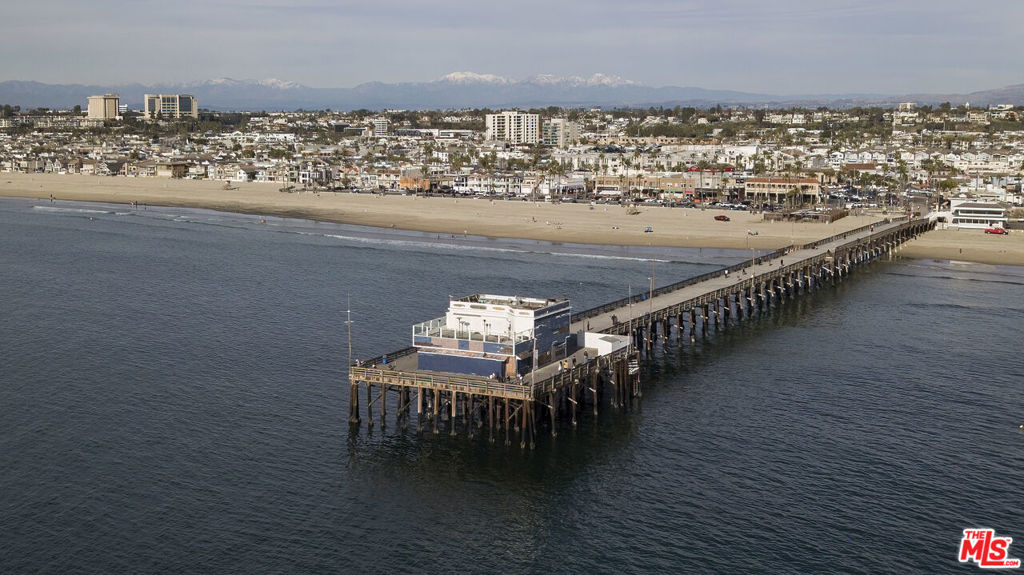 2400 W OCEANFRONT, Newport Beach CA 92663 - photo 19