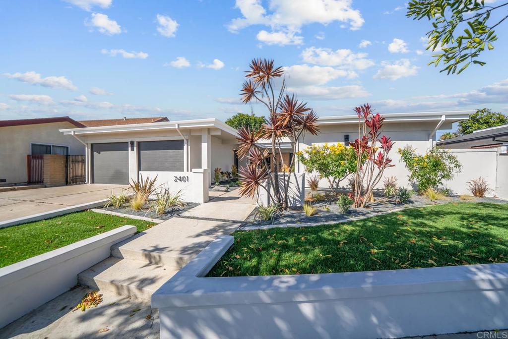 2401 Orchid Hill Pl, Newport Beach CA 92660 - photo 1