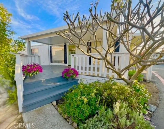242 Lexington Circle, Newport Beach, CA 92660