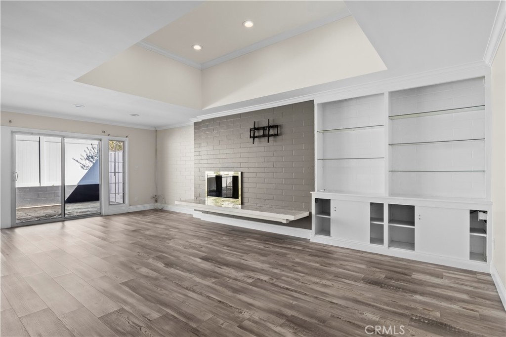 Family room - 2424 University Dr, Newport Beach CA 92660 - photo 3