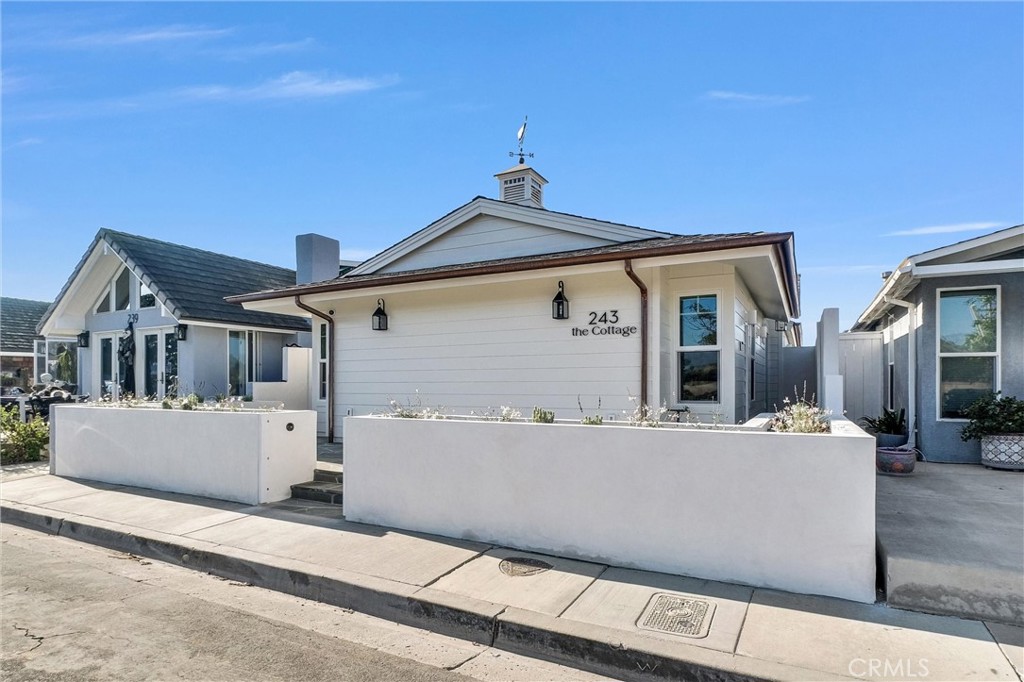 243 61st, Newport Beach CA 92663 - photo 1