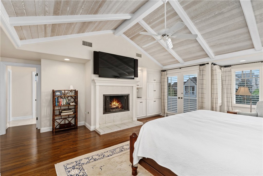 2431 Bayshore, Newport Beach CA 92663 - photo 18