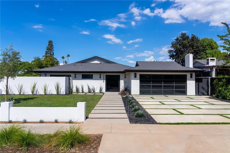 2436 Holiday, Newport Beach