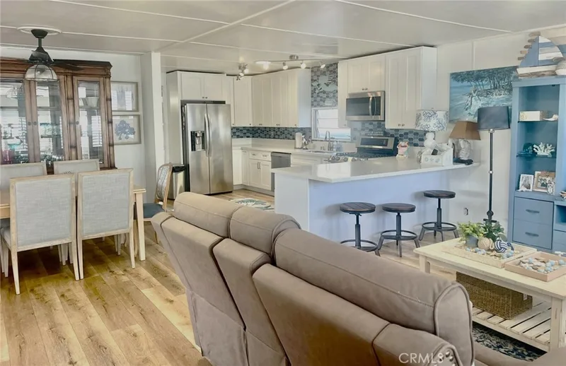 246 S Bayside Way, Newport Beach, CA 82660