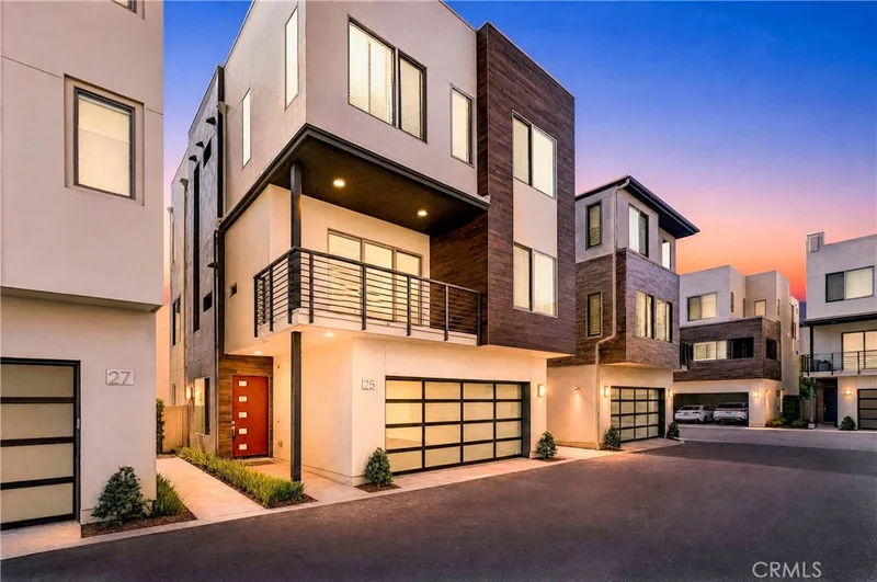 25 Ebb Tide, Newport Beach, CA 92663