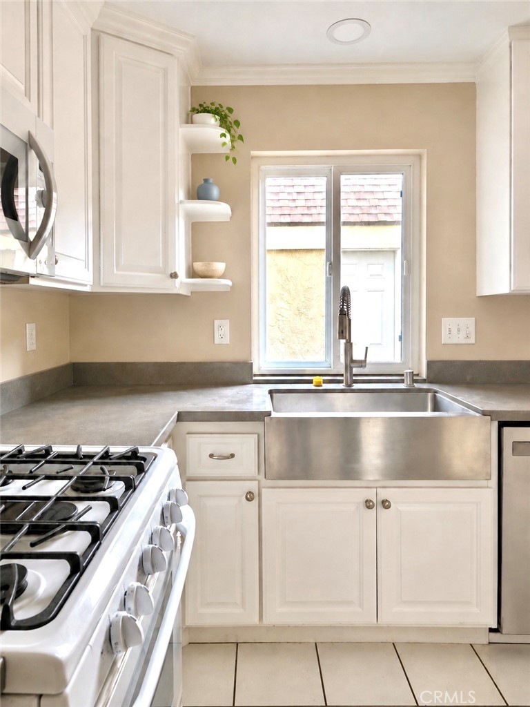 25 Sand Dollar Court, Newport Beach CA 92663 - photo 4