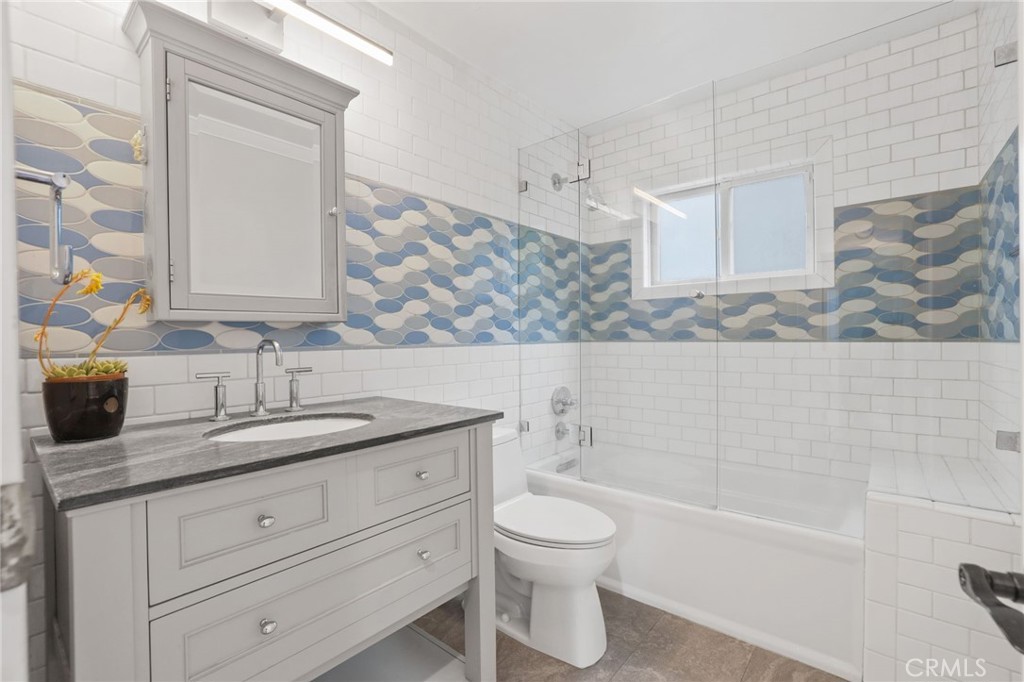Main level bathroom Bath 1 - 2520 Cliff Drive, Newport Beach CA 92663 - photo 21