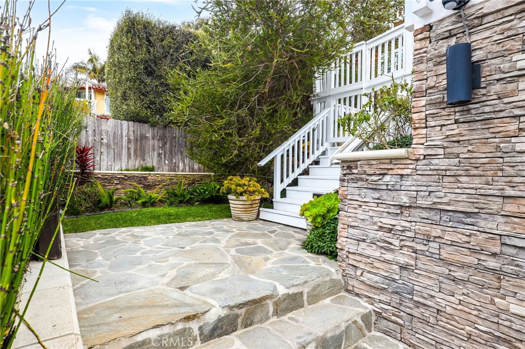 Front yard/landing stairs to front door - 2520 Cliff Drive, Newport Beach CA 92663 - photo 38