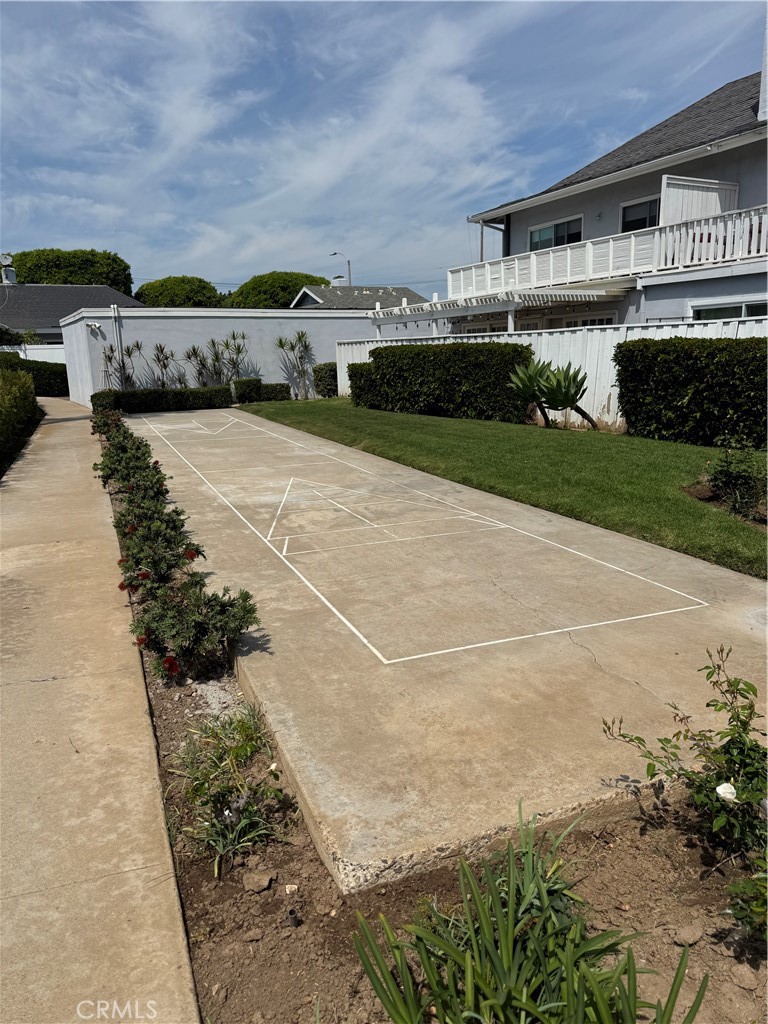 Sports Court - 2522 University, Newport Beach CA 92660 - photo 16