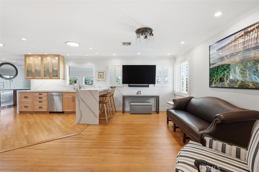 255 Ocean View, Newport Beach CA 92663 - photo 10