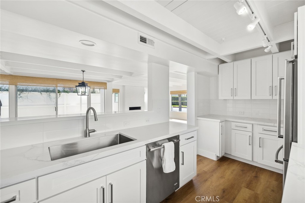 2551 Bayshore Drive, Newport Beach CA 92663 - photo 12