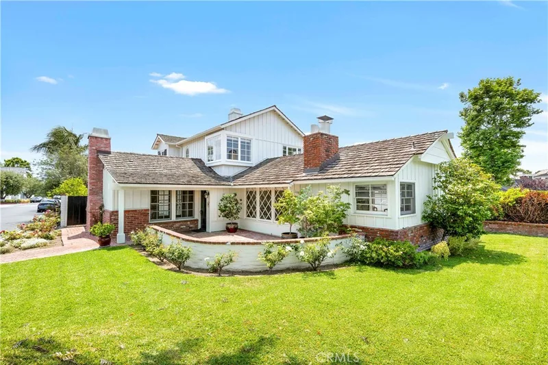 2562 Vista Drive, Newport Beach