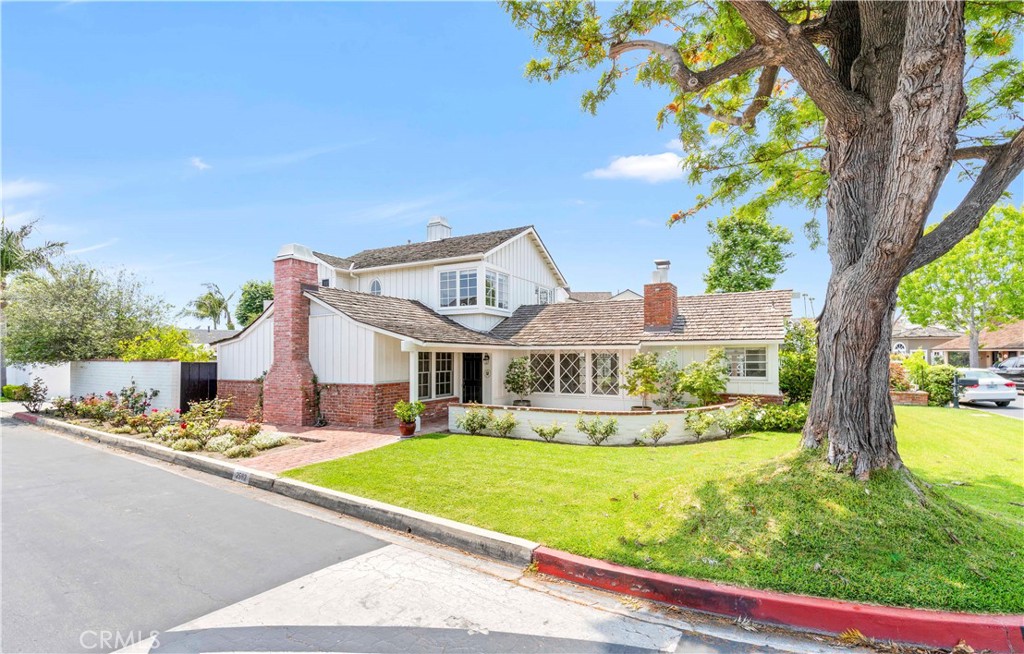 2562 Vista Drive, Newport Beach CA 92663 - photo 3