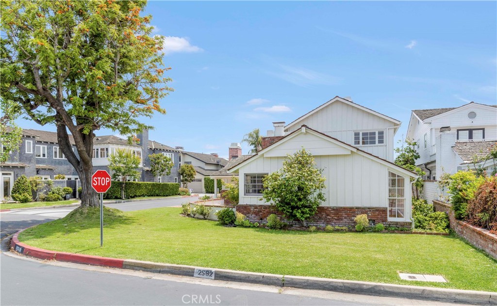 2562 Vista Drive, Newport Beach CA 92663 - photo 5