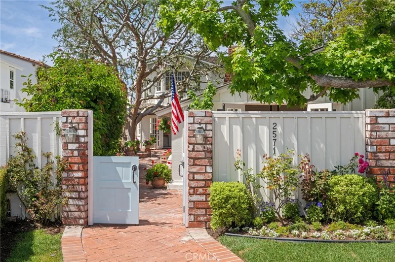 2571 Waverly Drive, Newport Beach, CA 92663